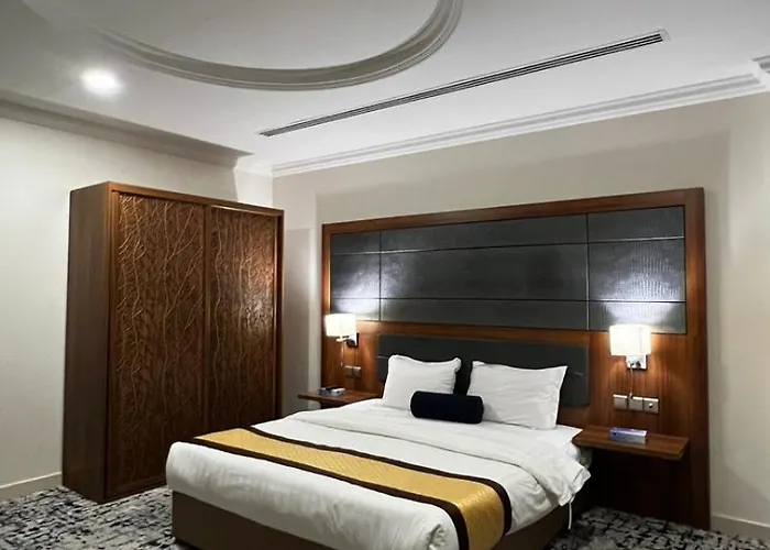Grandeur East