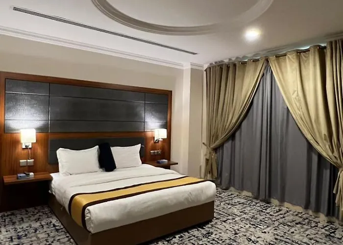 Grandeur East